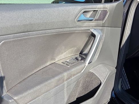 Used 2020 Volkswagen Tiguan S AWD/4WD image 17