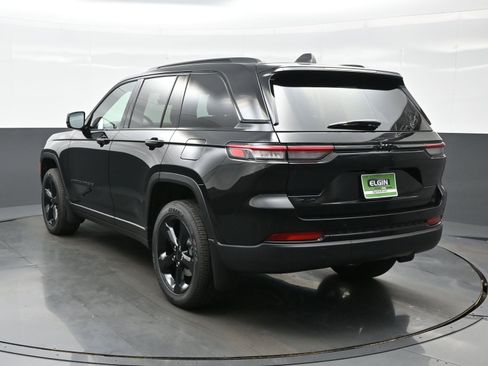 New 2025 Jeep Grand Cherokee Altitude AWD/4WD image 4