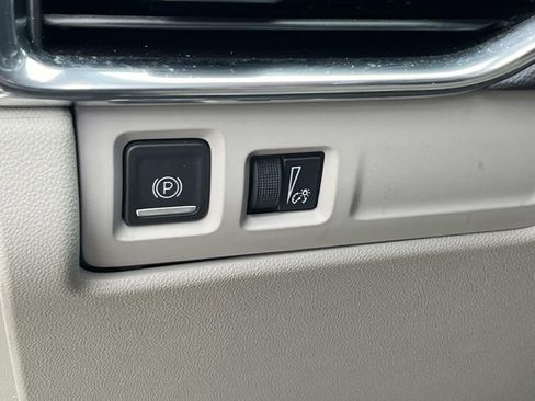 Certified 2023 Cadillac XT4 Premium Luxury image 27