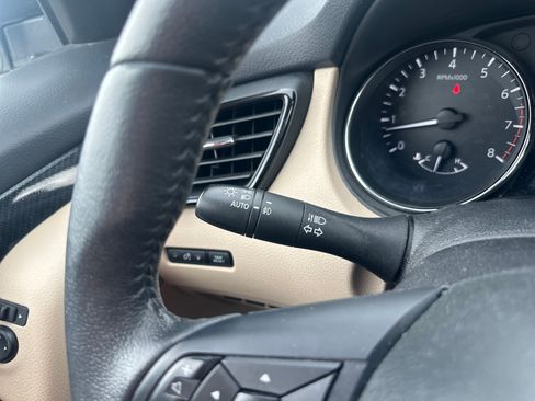 Used 2019 Nissan Rogue SL w/ Premium Package AWD/4WD image 23