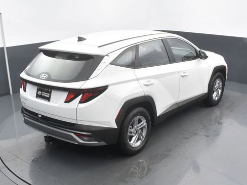Used 2025 Hyundai Tucson SE image 15