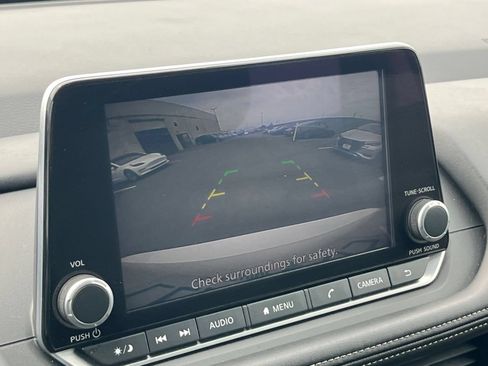 Used 2025 Nissan Rogue SV FWD image 26
