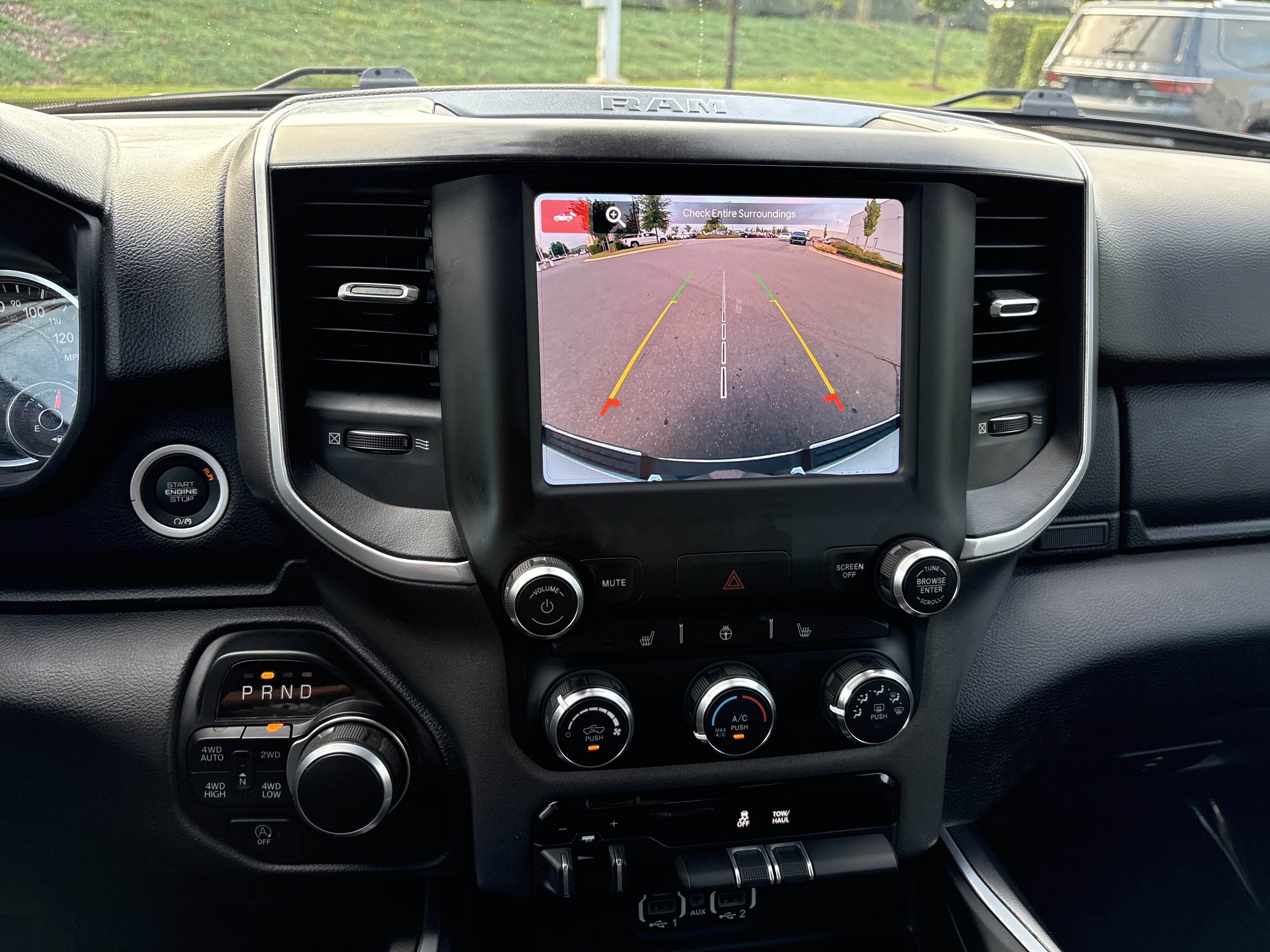 Used 2023 RAM 1500 Big Horn AWD/4WD image 29