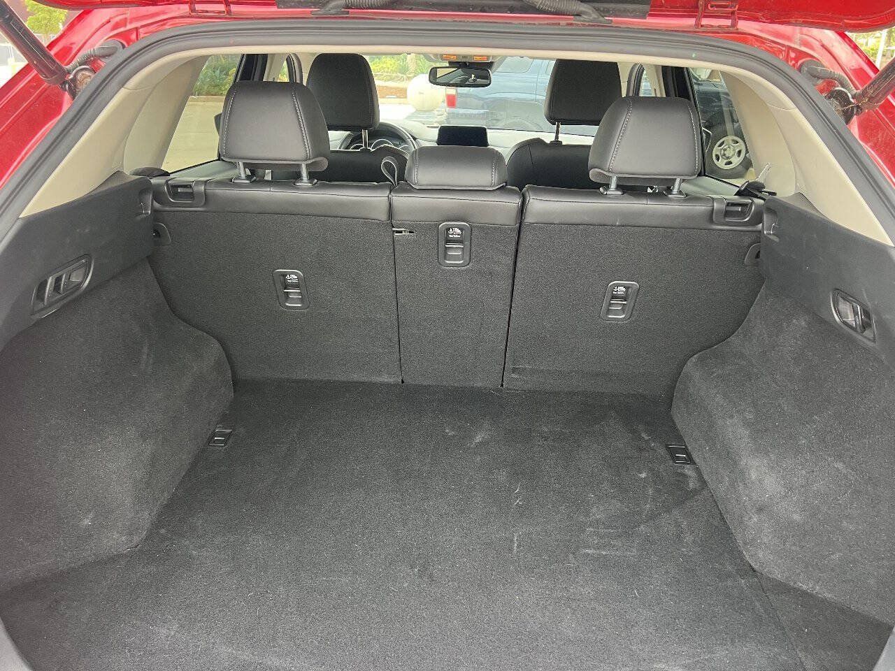 Used 2018 MAZDA CX-5 Touring w/ Preferred Equipment Package FWD image 9