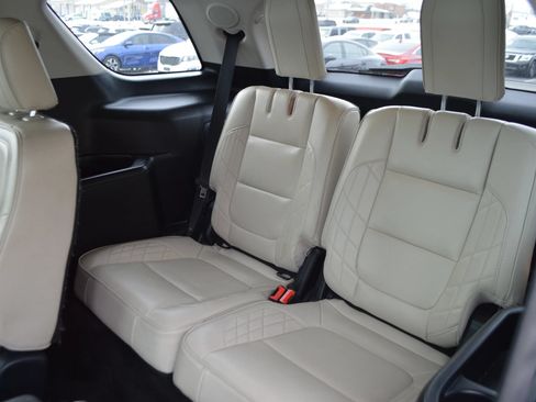 Used 2017 Ford Explorer Platinum AWD/4WD image 8