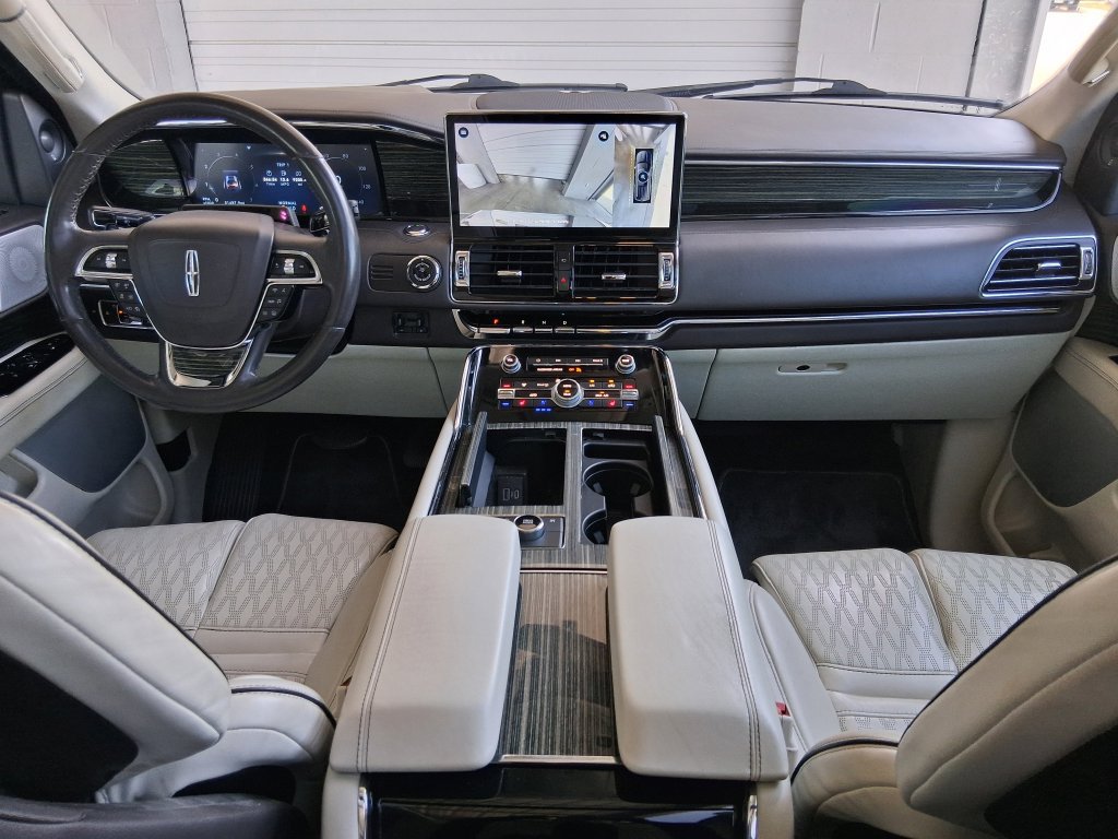 Used 2023 Lincoln Navigator L Black Label AWD/4WD image 10