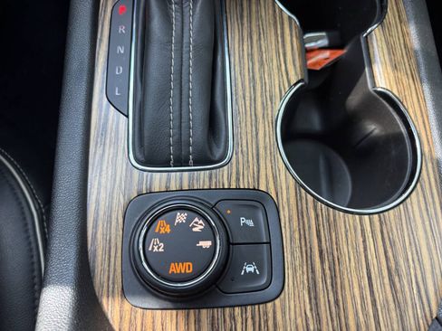 Used 2017 GMC Acadia Denali AWD/4WD image 23