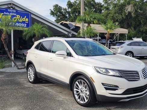 Used 2017 Lincoln MKC Reserve FWD image 2