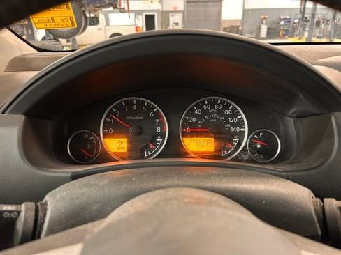 Used 2008 Nissan Pathfinder SE w/ Leather Pkg image 12