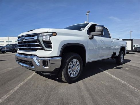 New 2026 Chevrolet Silverado 3500 LTZ w/ LTZ Premium Package image 2
