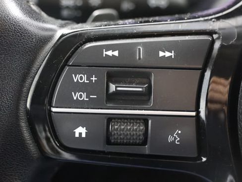 Used 2023 Honda Pilot Touring image 11