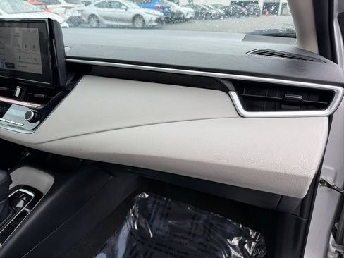 Used 2025 Toyota Corolla LE FWD image 16