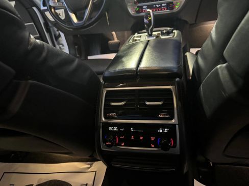 Used 2017 BMW 750i xDrive image 38