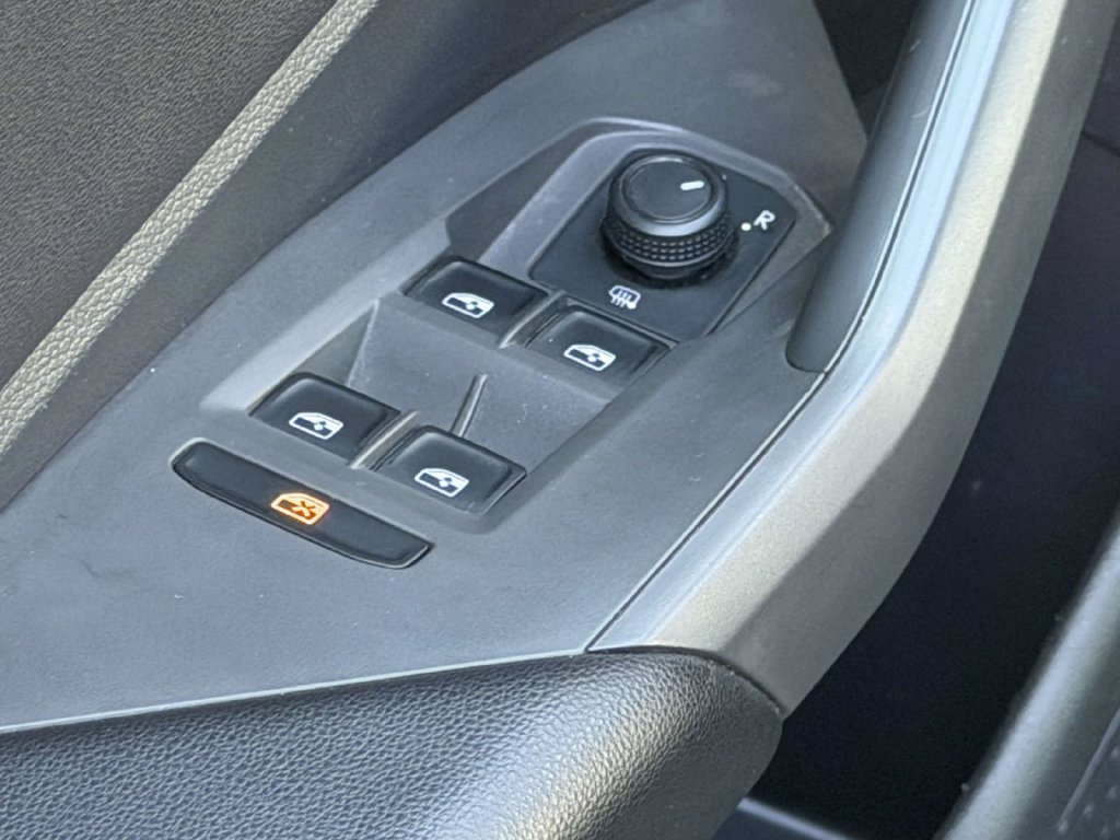 Used 2019 Volkswagen Jetta SE FWD image 17