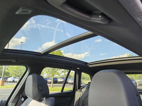 Used 2018 BMW X3 xDrive30i AWD/4WD image 2
