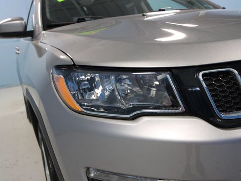 Used 2019 Jeep Compass Latitude FWD image 35