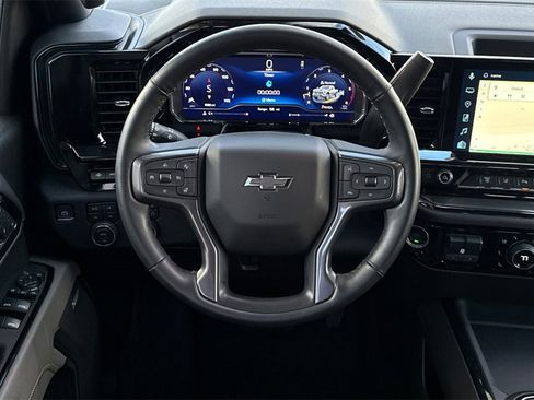 Certified 2025 Chevrolet Silverado 2500 ZR2 w/ Technology Package image 16