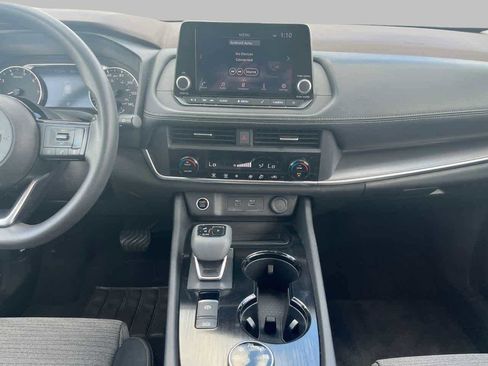 Used 2023 Nissan Rogue SV image 12