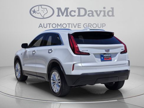 Used 2024 Cadillac XT4 Luxury w/ Cold Weather Package FWD image 4