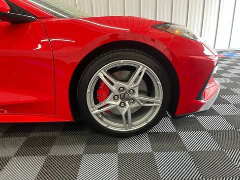 Used 2021 Chevrolet Corvette Stingray Preferred Cpe w/ Z51 Performance Package RWD image 27