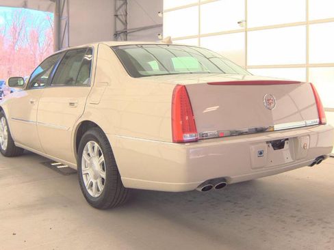 Used 2011 Cadillac DTS image 16