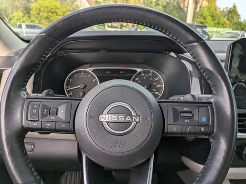 Used 2022 Nissan Pathfinder SL image 26