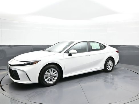 Certified 2025 Toyota Camry LE image 10