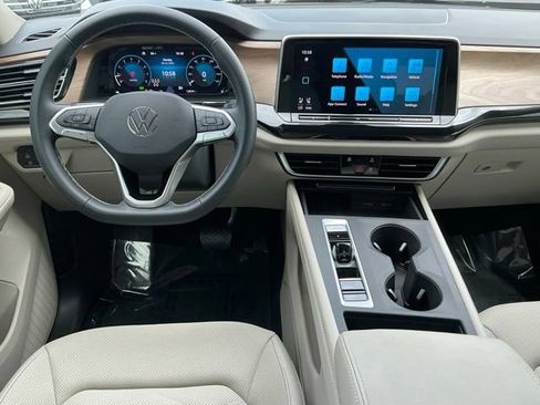 Certified 2026 Volkswagen Atlas SE FWD image 12