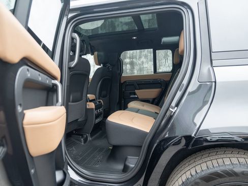 New 2026 Land Rover Defender 110 V8 image 21