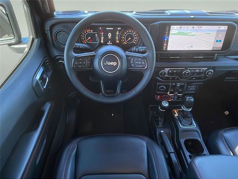 Used 2024 Jeep Wrangler Unlimited Rubicon w/ Technology Group image 18