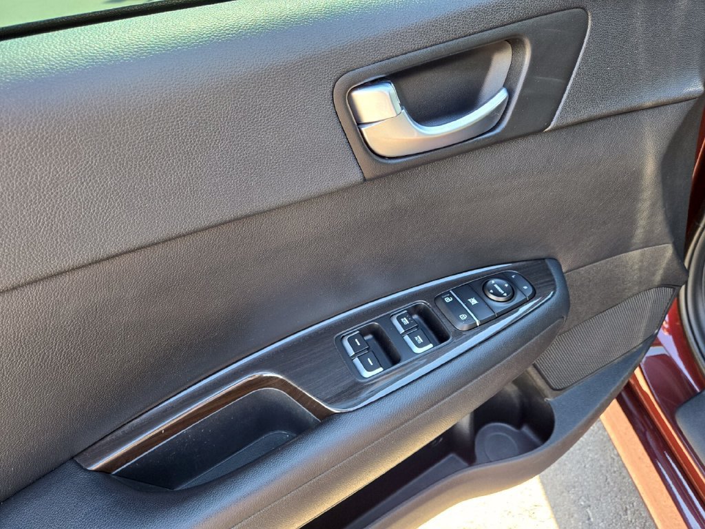 Used 2019 Kia Optima EX FWD image 12