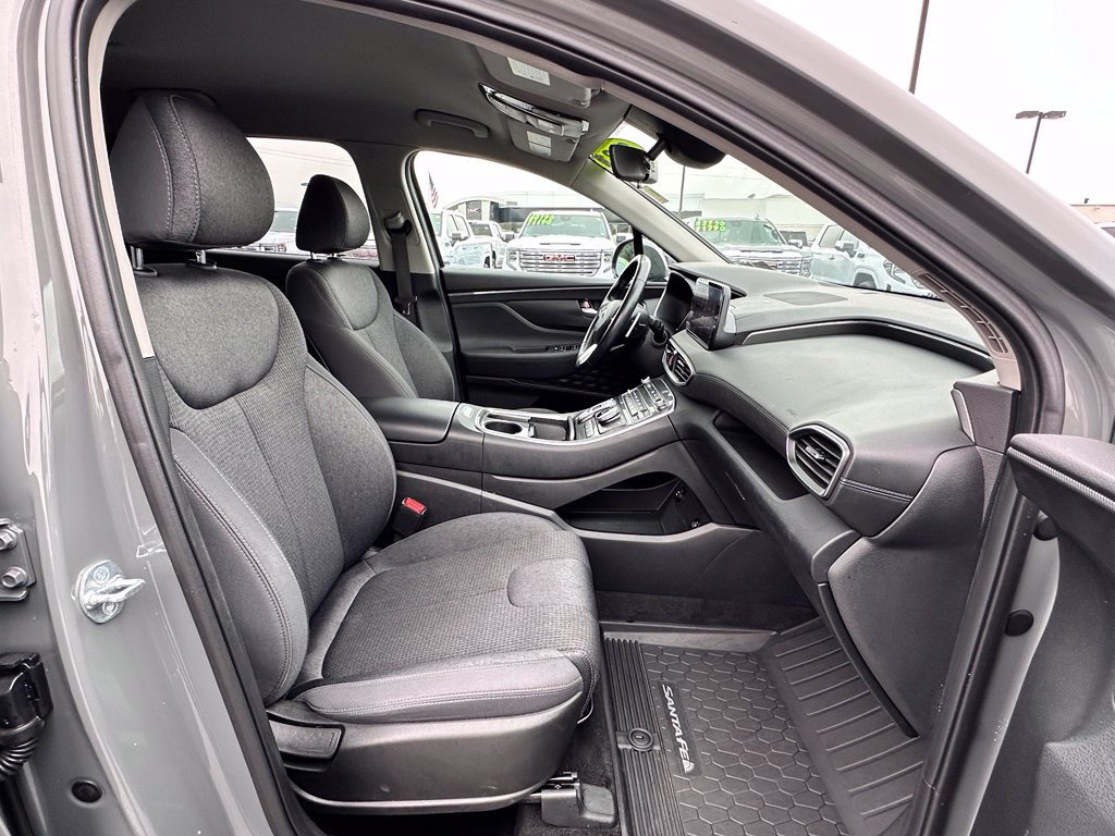 Used 2023 Hyundai Santa Fe SEL w/ Winter Weather Package AWD/4WD image 12
