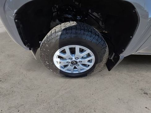 Used 2025 Toyota Tacoma SR5 AWD/4WD image 9