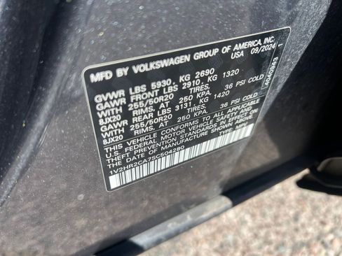 Used 2025 Volkswagen Atlas SE AWD/4WD image 31