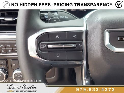 Used 2025 GMC Yukon Denali AWD/4WD image 24