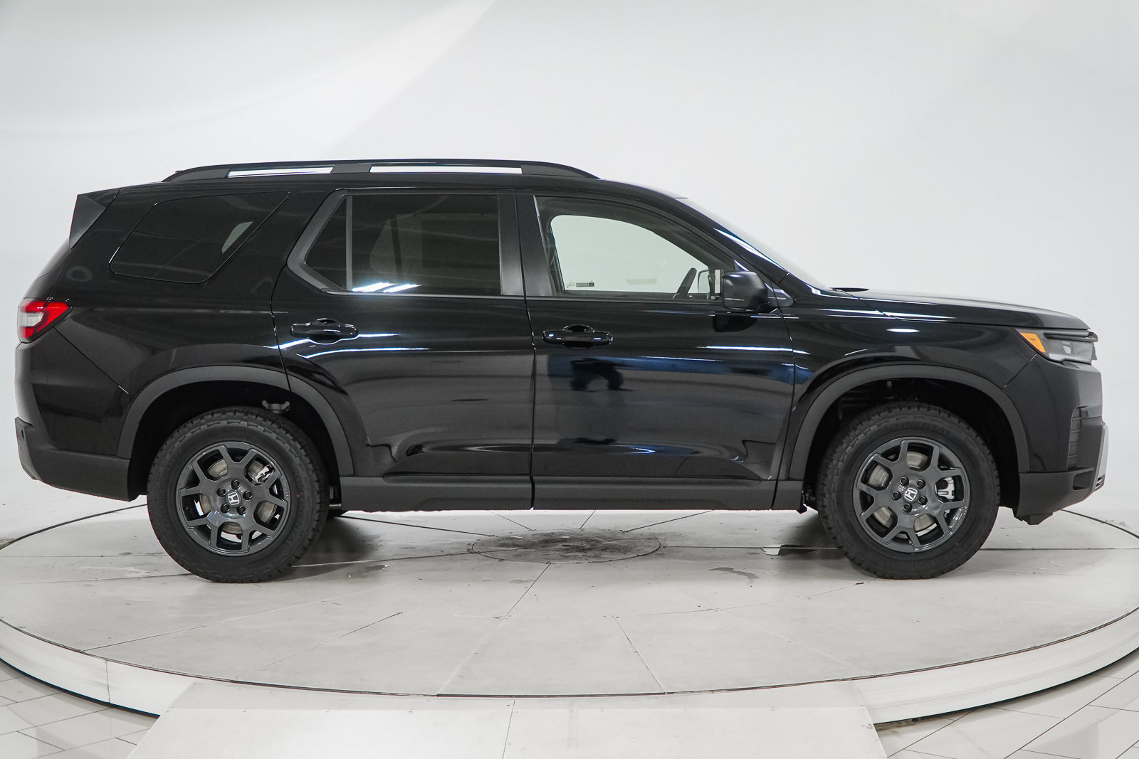 New 2026 Honda Pilot TrailSport image 8