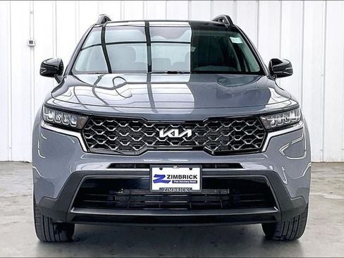 Used 2023 Kia Sorento S w/ Panoramic Sunroof Package AWD/4WD image 3