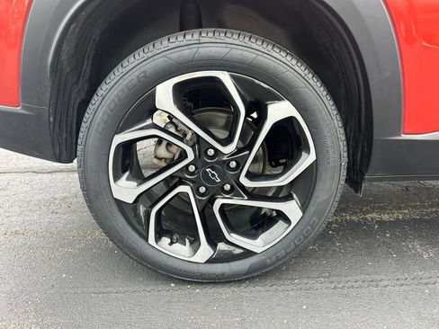 Certified 2024 Chevrolet Trax RS w/ Sunroof Package FWD image 34