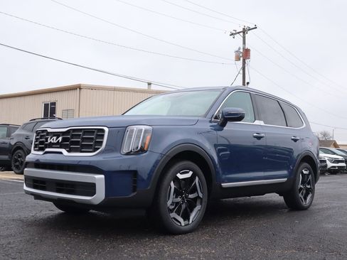 New 2025 Kia Telluride S image 3