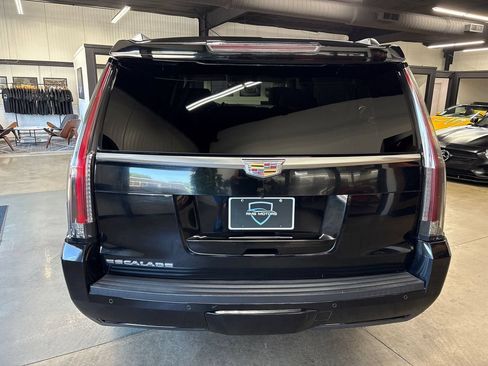 Used 2016 Cadillac Escalade ESV Premium AWD/4WD image 8