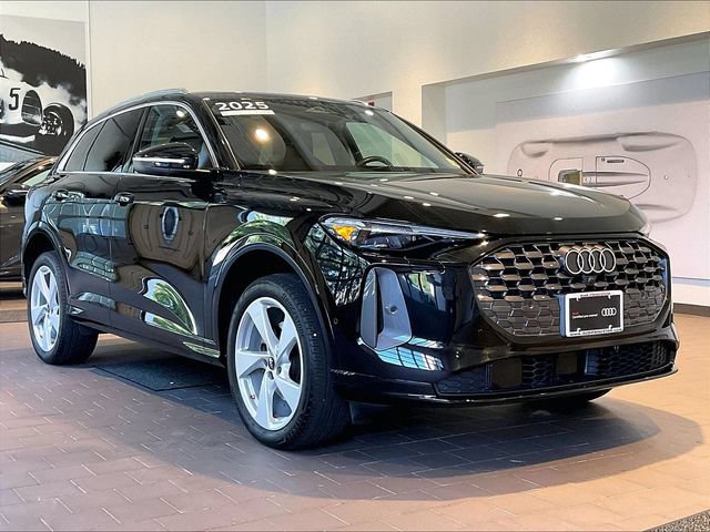 Certified 2025 Audi Q5 Premium w/ Premium Plus AWD/4WD image 1