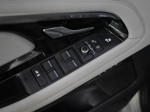 Used 2020 Land Rover Range Rover Evoque First Edition AWD/4WD image 20