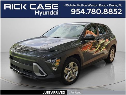 Used 2024 Hyundai Kona SE FWD image 1