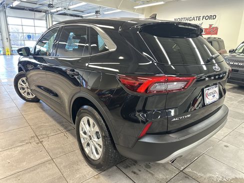 Used 2023 Ford Escape Active image 14