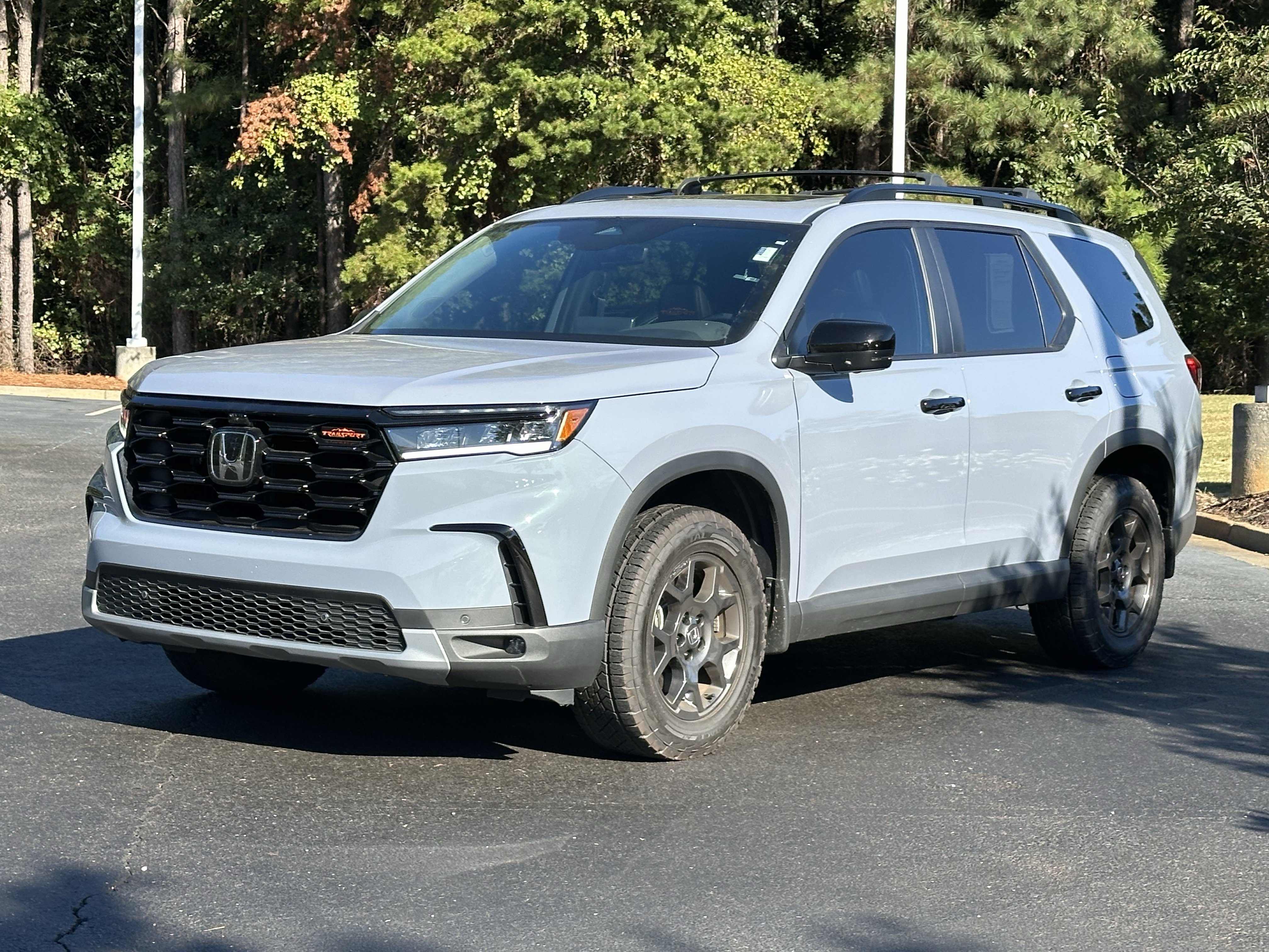 Used 2024 Honda Pilot TrailSport image 5