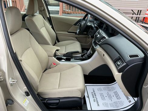 Used 2015 Honda Accord LX image 40