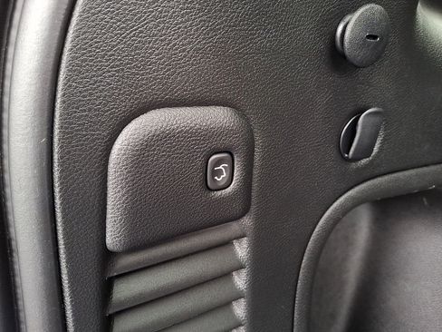 Used 2021 Jeep Grand Cherokee Laredo X image 30