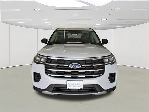 New 2025 Ford Explorer Active image 2