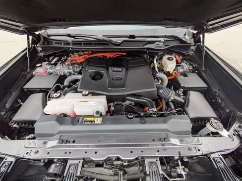 Used 2024 Toyota Sequoia Capstone image 30