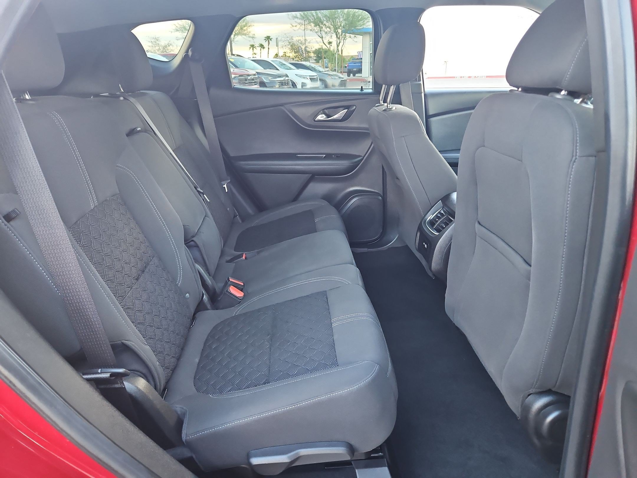 Used 2019 Chevrolet Blazer LT FWD image 27